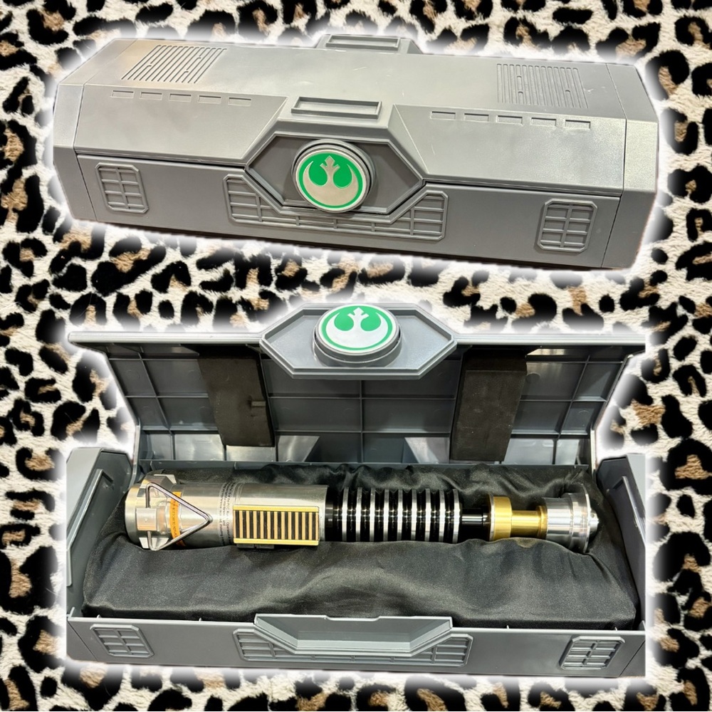 Disney Star Wars Lightsaber Luke Skywalker Box Kit Set